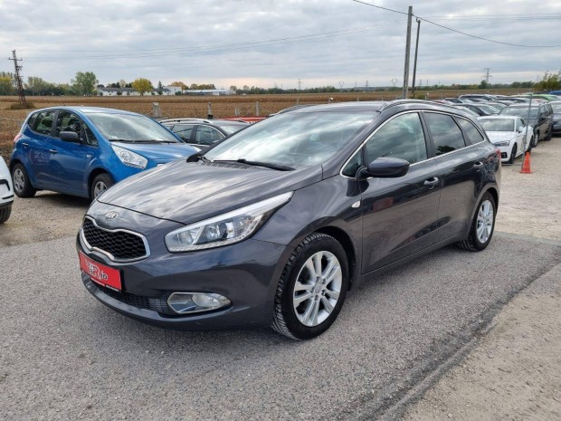 KIA CEE'D SW 1.6 CRDI Limitált Prémium 3 év kit...