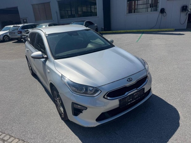 KIA CEE'D SW 1.6 CRDI Silver Navi. 109.000 KM!