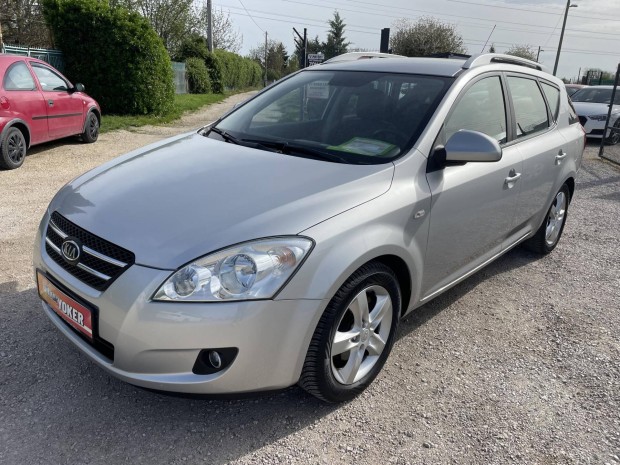 KIA CEE'D SW 1.6 CRDi EX Limited Végig Vezetett...