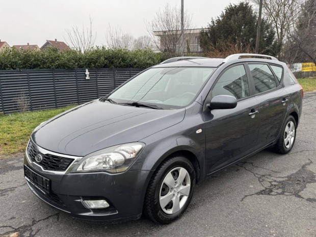 KIA CEE'D SW 1.6 EX EURO5 3 v Garancia/Szerviz...