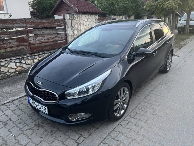KIA CEE'D SW 1.6 GDI EX DCT Panoráma Tető.Első-...
