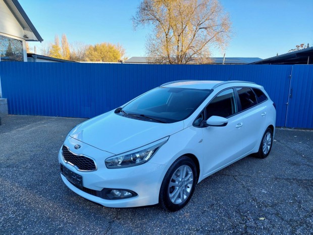 KIA CEE'D SW 1.6 GDI EX EURO5 135 LE ls+Korm...