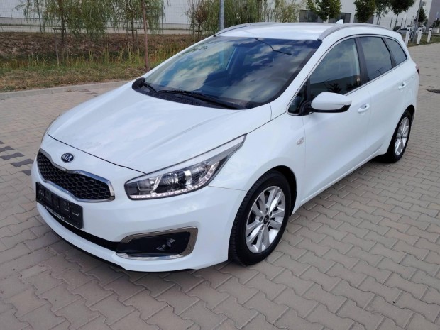 KIA CEE'D SW 1.6 GDI EX Prémium Hibátlan!