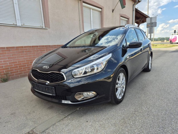 KIA CEE'D SW 1.6 GDI EX Prémium Sérmentes/vez.s...