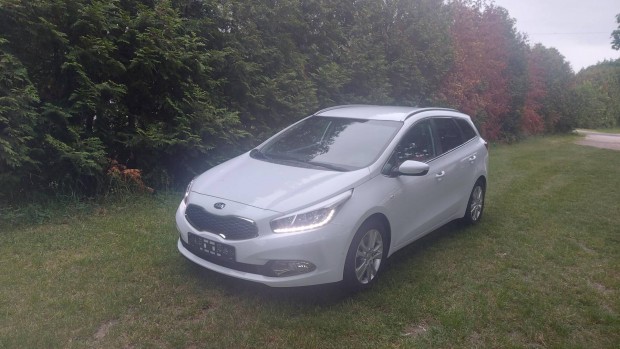 KIA CEE'D SW 1.6 GDI FIFA Prémium