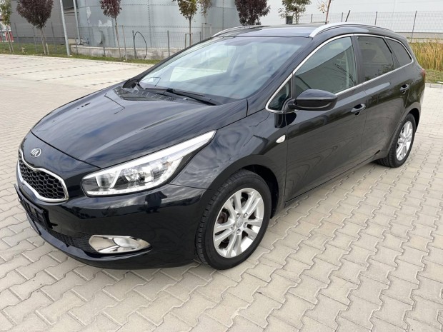 KIA CEE'D SW 1.6 GDI FIFA Prmium Hibtlan!