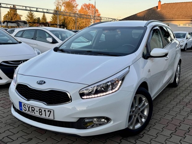 KIA CEE'D SW 1.6 GDI FIFA Prmium Navigci.Tol...