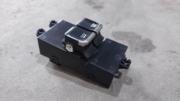 KIA Cee'd Ceed 12- Bal els� elektromos ablakemel� kapcsol� gomb 0627