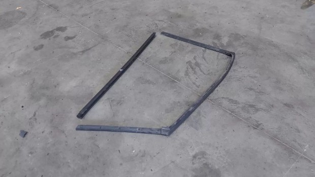 KIA Ceed Ceed 12- Bal h�ts� ajt� �veg k�ls� gumik�der t�mit�s 0346