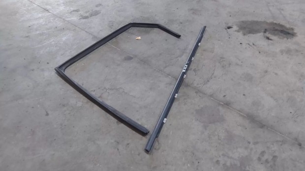 KIA Ceed Ceed 12- Bal h�ts� ajt� �veg k�ls� gumik�der t�mit�s 0347