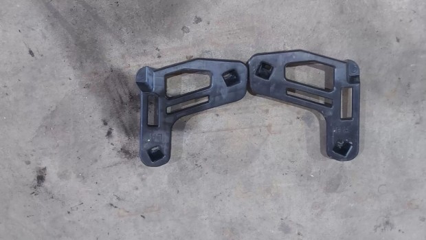 KIA Ceed Ceed 12- H�ts� l�kh�r�t� sarok m�anyag tart� konzol 0321