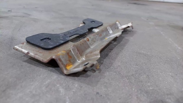 KIA Ceed Ceed 12- Jobb oldali l�gzs�k kapaszkod� tart� konzol 0704