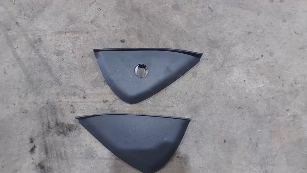 KIA Ceed Ceed 12- M�szerfal m�anyag h�romsz�g elem bor�t�s 0331