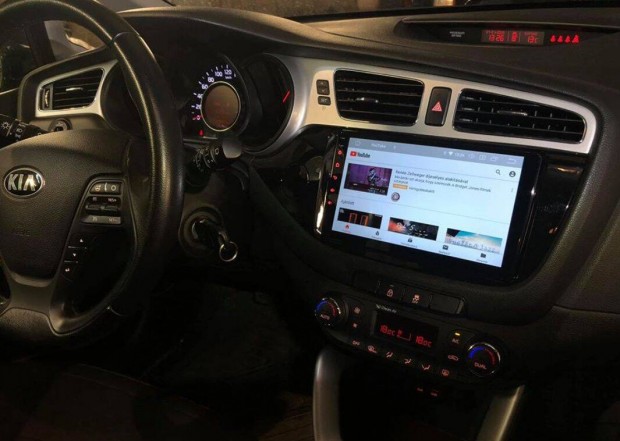 KIA Ceed Carplay Multimédia Android GPS Rádió Tolatókamerával