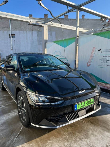 KIA EV6 58kWh Light Power csomag/V2L/Hőszivattyú/Metál fekete fényezés