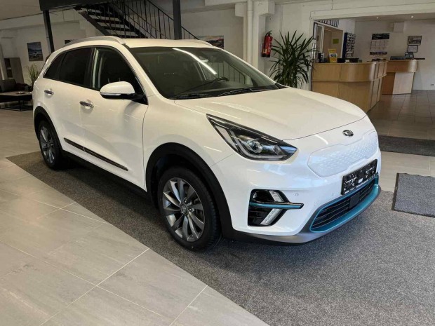 KIA E-Niro 64kWh Platinum 3 fázis/hőszivattyú/Panorámatető