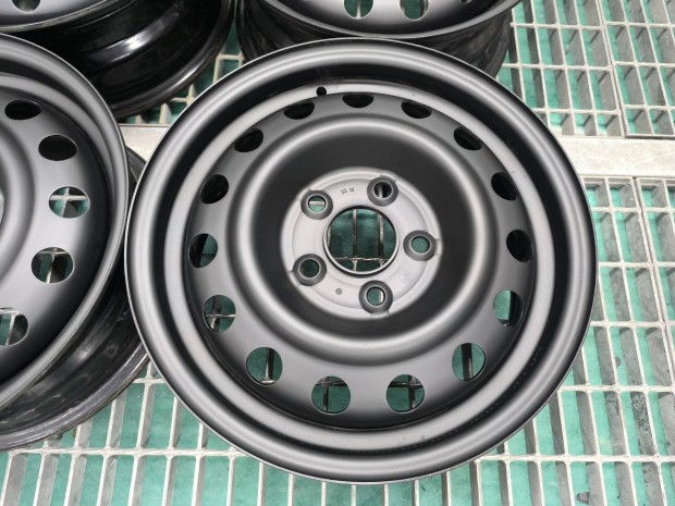 KIA/Hyundai Lemezfelni 5x114,3 6x15