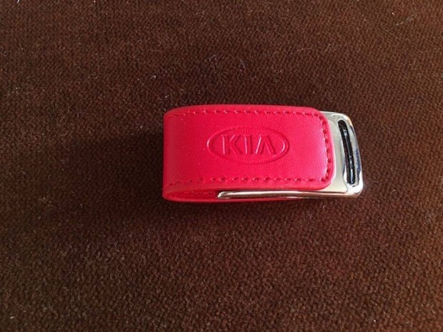 KIA Motors krm-br USB 2.0 pendrive 8 GB