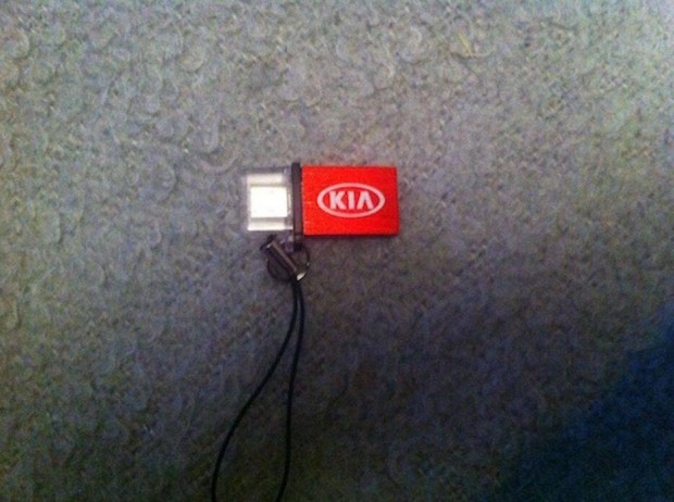KIA Motors mikro USB 2.0 pendrive 8 GB