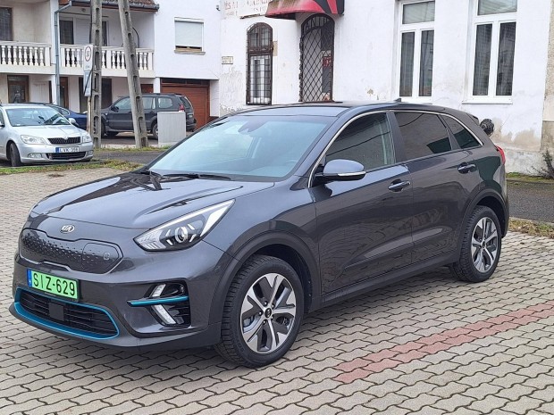 KIA Niro e-Niro 39kWh Silver Magyarorsz�gi! 50e...