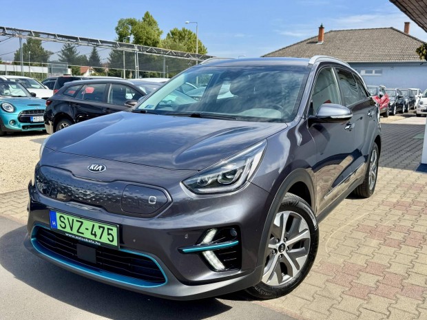 KIA Niro e-Niro 64kWh Gold Márkaszervizben végi...