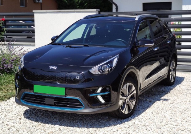 KIA Niro e-Niro 64kWh Silver Törésmentes. 1-Tul...