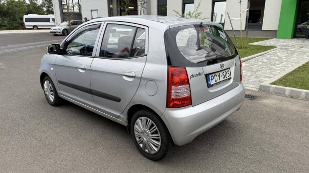 KIA Picanto 1.1 LX Young