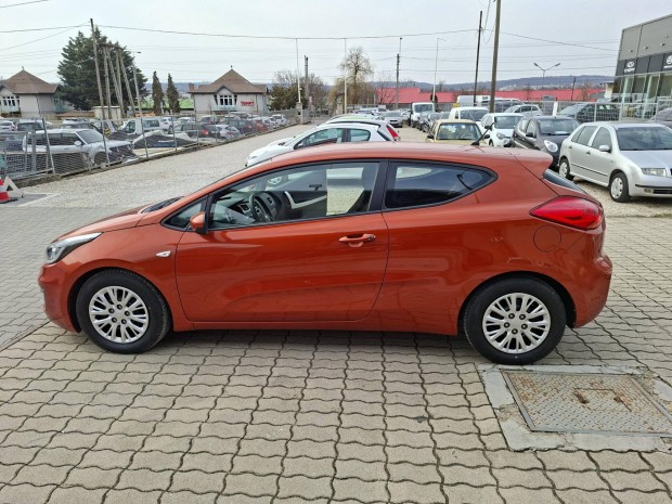 KIA Pro CEE'D 1.4 CRDI LX 82000km klima 1tulaj