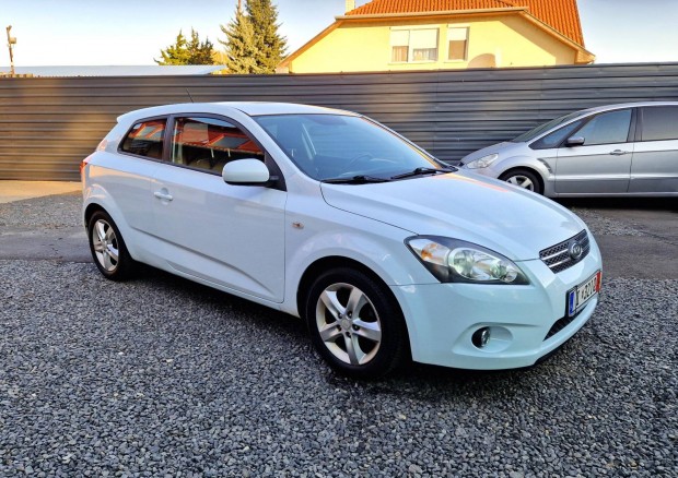 KIA Pro CEE'D 1.4 EX EURO5 Friss mszaki- szerv...