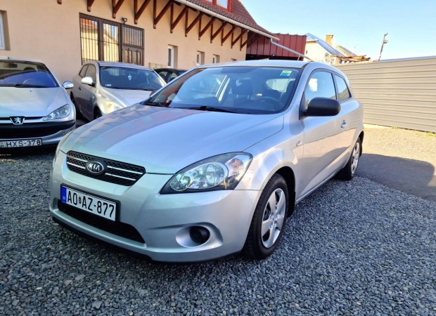 KIA Pro CEE'D 1.4 LX EURO5 �res�s!- 300 000ft