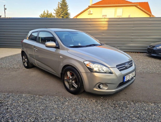 KIA Pro CEE'D 1.6 EX Friss szevíz!