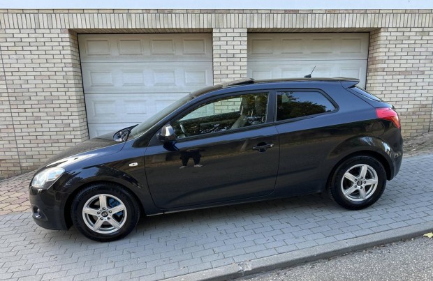 KIA Pro CEE'D 2.0 CRDi TX D.Klma-15COL-Napfny...