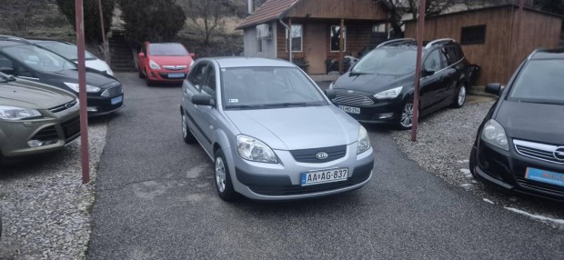 KIA RIO 1.4 EX Cool 99800 Km. !