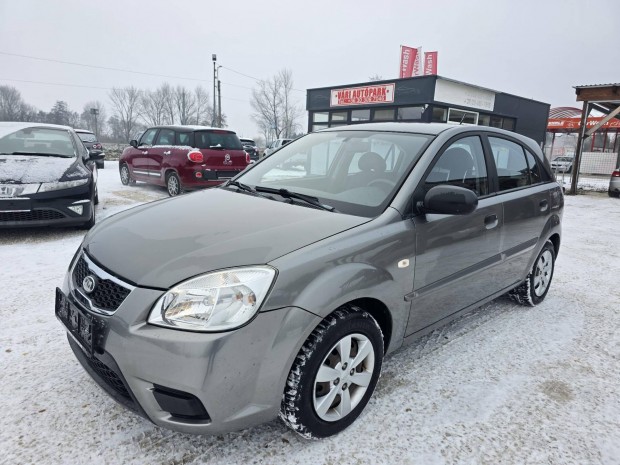 KIA RIO 1.4 EX Cool Garant�ltan 58.998 km-t futott