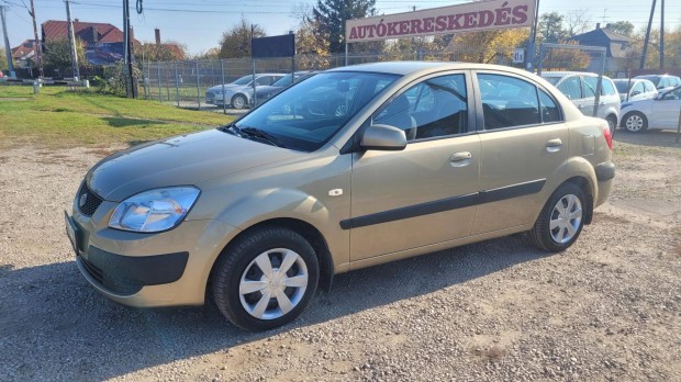 KIA RIO 1.4 EX Safety