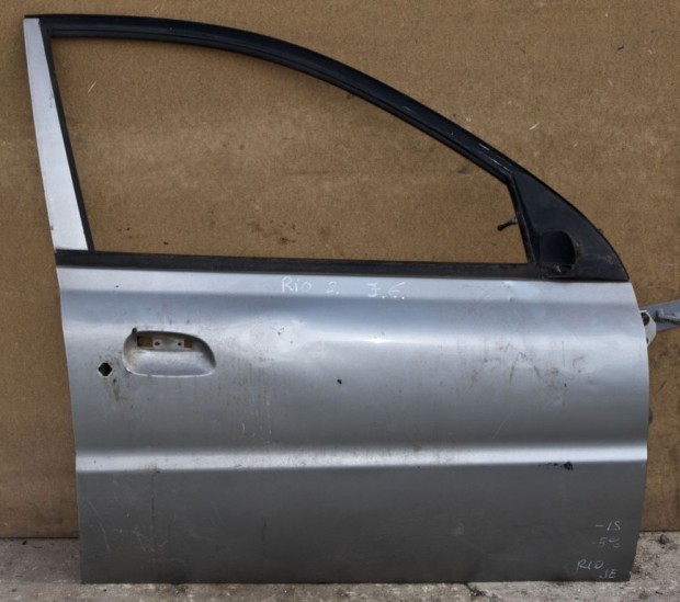 KIA RIO JOBB ELSŐ AJTÓ SÉRÜLT eladó