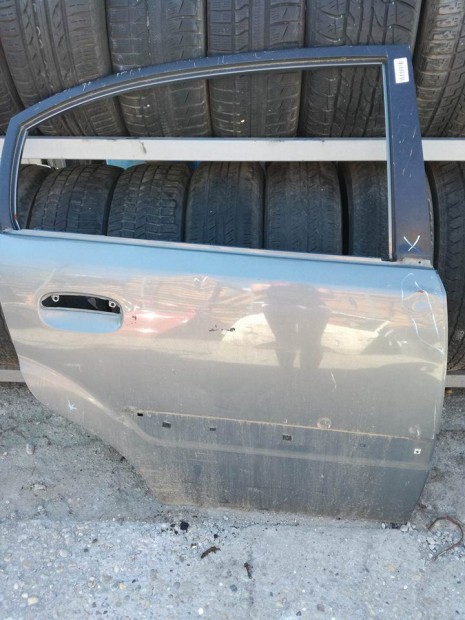 KIA RIO JOBB HÁTSÓ AJTÓ SÉRÜLT eladó