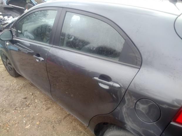 KIA Rio 2012-2017ig bal oldali hátsó Sárvedo.