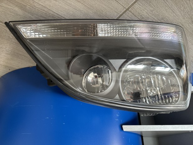 KIA SORENTO 140LE FÉNYSZÓRÓ eladó