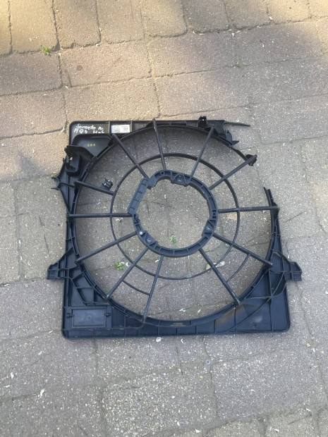 KIA Sorento MQ4 sérült ventilátor keret (25304P4040)