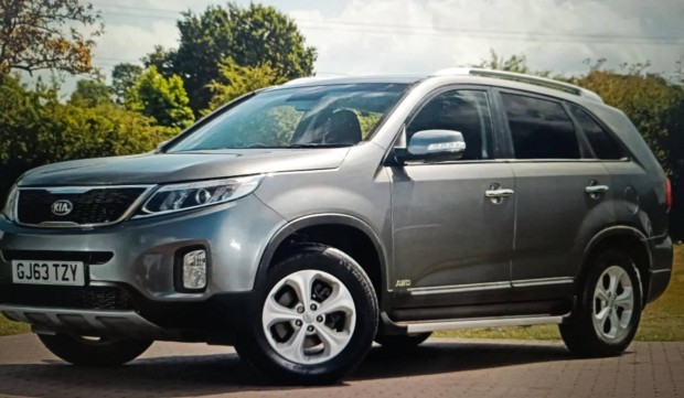 KIA Sorento XM facelift oldal fellépő