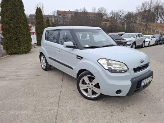 KIA Soul 1.6 CRDi EX T�li-ny�ri ker�kgarnit�ra