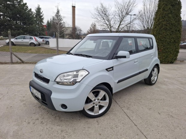 KIA Soul 1.6 CRDi EX T�li-ny�ri ker�kgarnit�ra