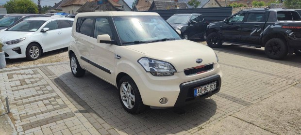 KIA Soul 1.6 CRDi LX (Automata) vonóhorog. gyön...
