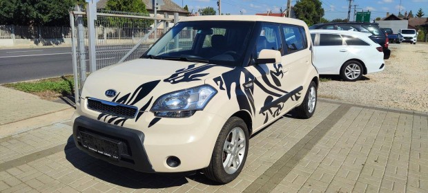 KIA Soul 1.6 LX kevés km. gyönyörű. jól kihaszn...