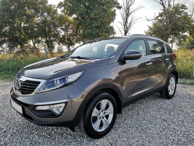 KIA Sportage 1.6 GDI EX Prmium Szervizknyves....