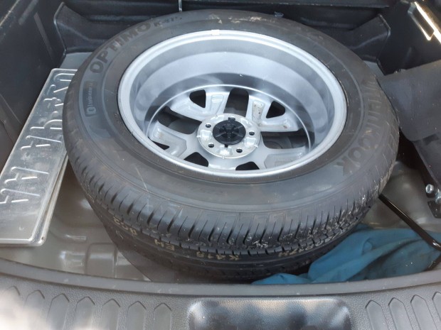 KIA Sportage 2.0 2015 pót ikerküllős kerék 225/60 R17 17 col 17 colos