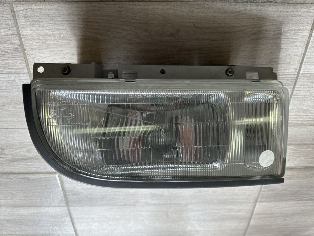 KIA TOPIC ELSŐ FÉNYSZÓRÓ eladó