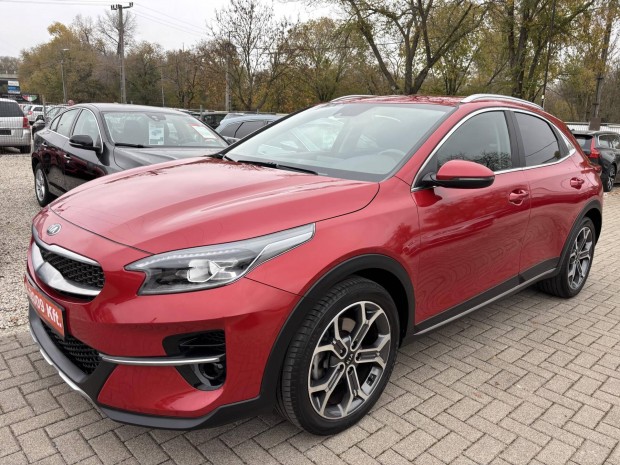 KIA Xceed 1.5 T-GDI X-Platinum Teljes szervizm...