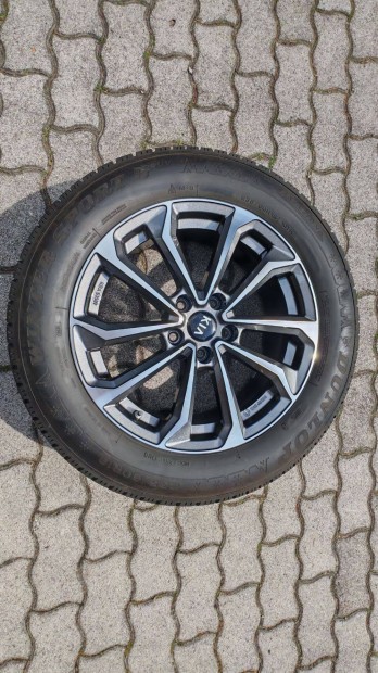 KIA / Dezent KS Dark felni Dunlop Wintersport5SUV 235/60R18 téli Tpms